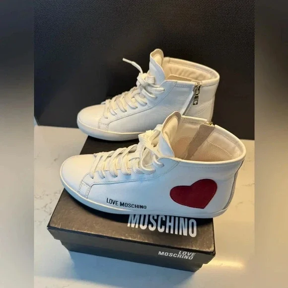 Love moschino high top sneakers white heart zip leather size 39 with box